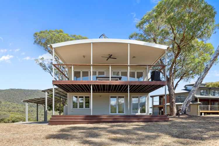 Eagles Nest – Merrijig – Sleeps 10