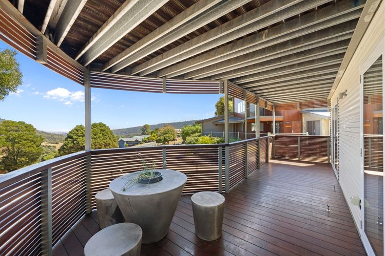 Eagles Nest – Merrijig – Sleeps 10