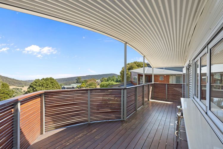 Eagles Nest – Merrijig – Sleeps 10