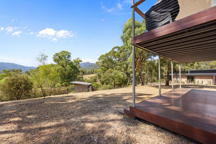 Eagles Nest – Merrijig – Sleeps 10