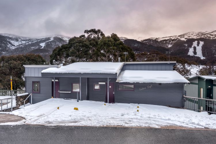 Golden Eagle 2 Chalet