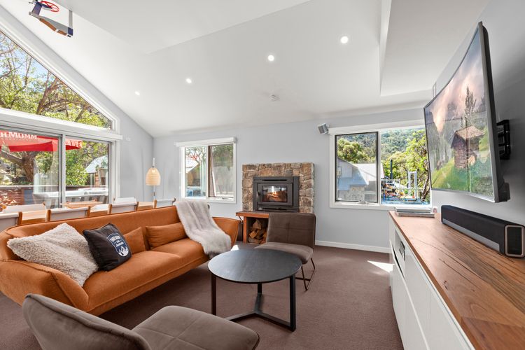 Feathers Lodge