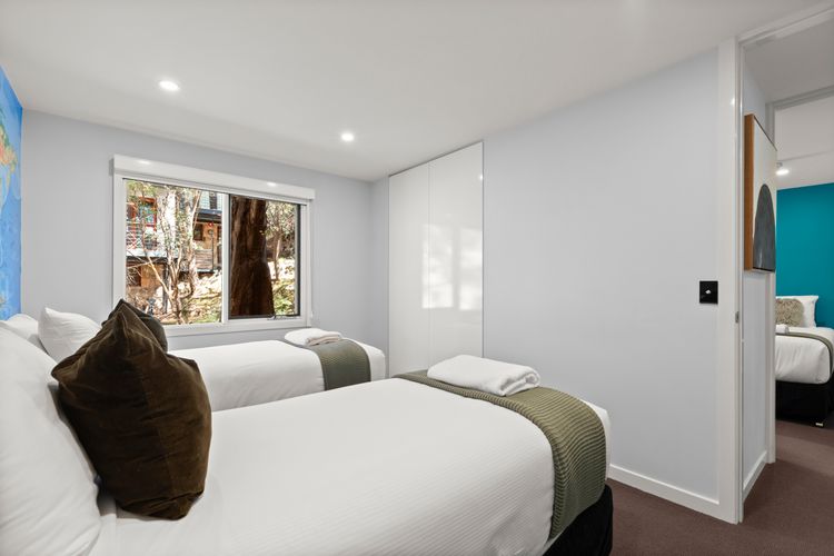 Feathers Lodge