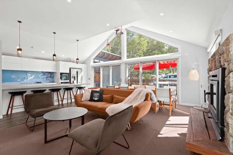 Feathers Lodge