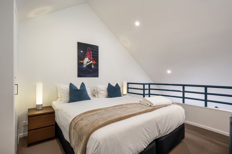 Lantern 32-Loft Apartment