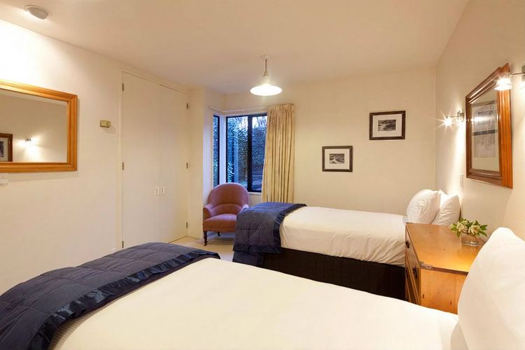2 Bedroom Lakeview