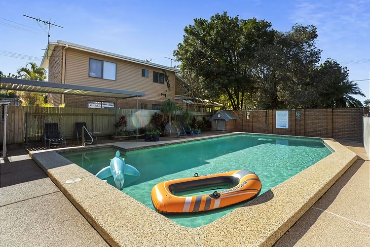 Driftwood Court 1