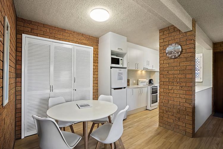 Driftwood Court 1