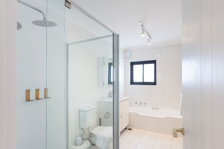 The Bondi Escape ISYD