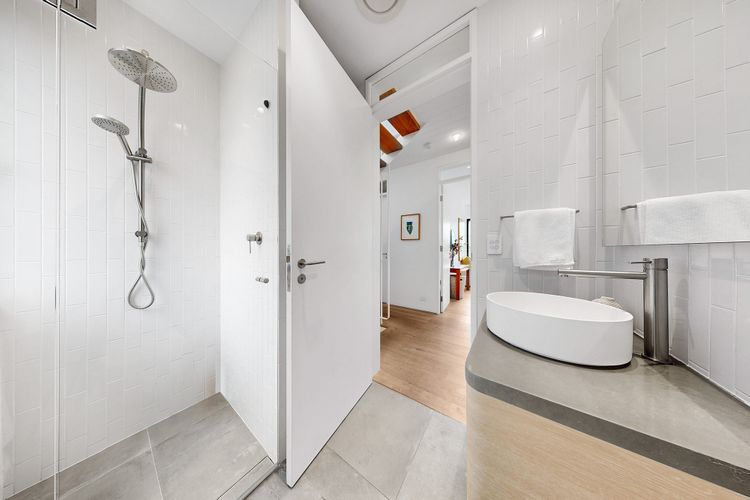 Bay Dream, Double Bay IH