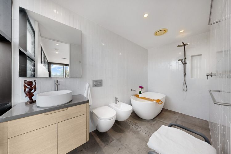 Bay Dream, Double Bay IH