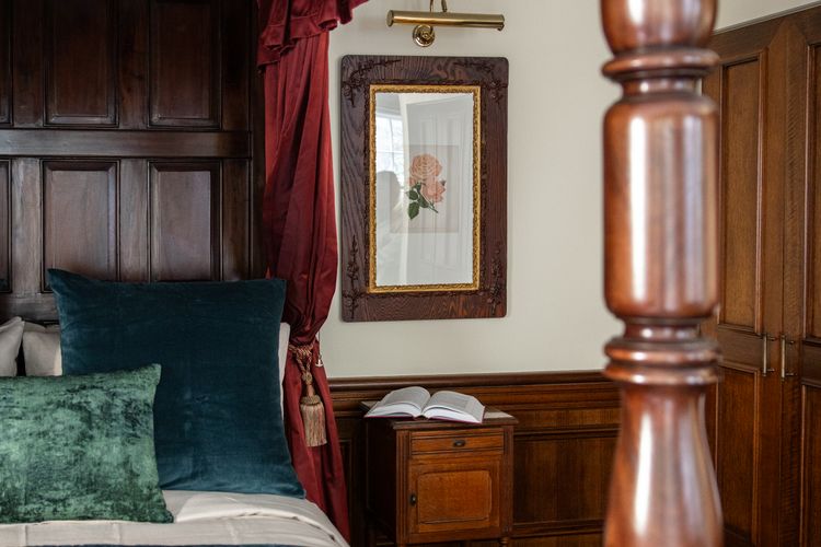 Darling Manor IBO