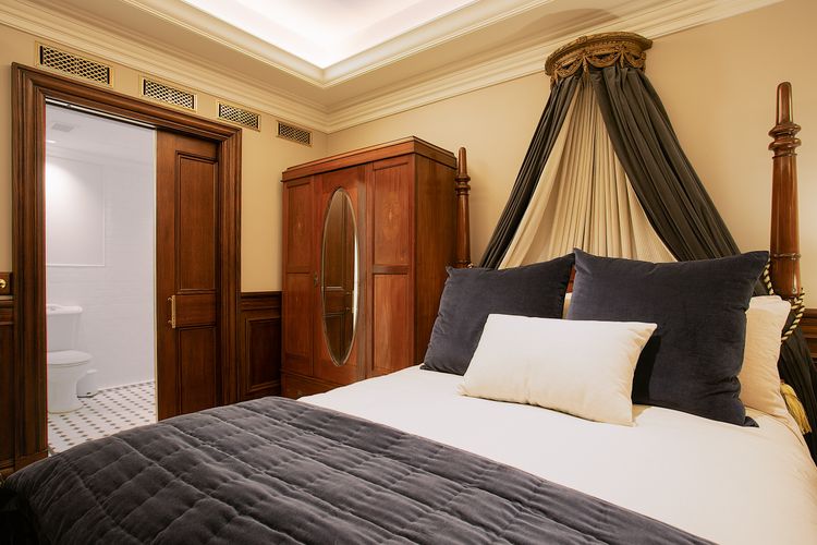 Darling Manor IBO
