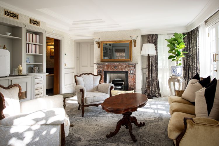 Darling Manor IBO