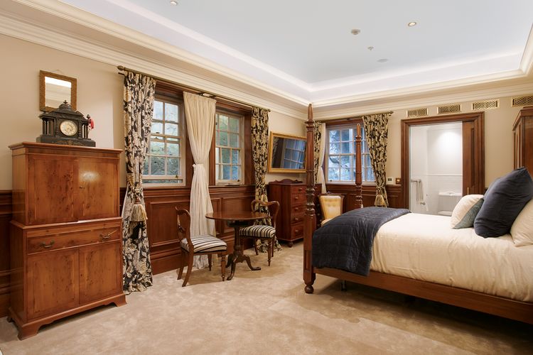 Darling Manor IBO