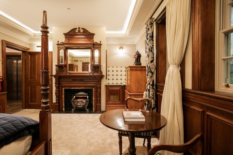 Darling Manor IBO