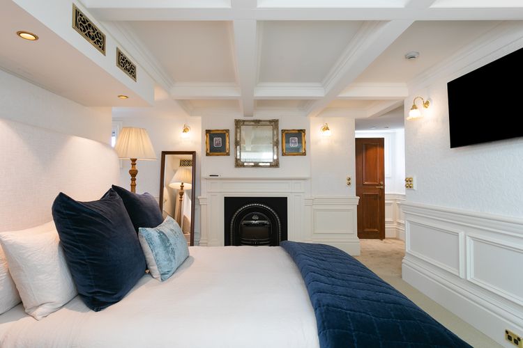 Darling Manor IBO