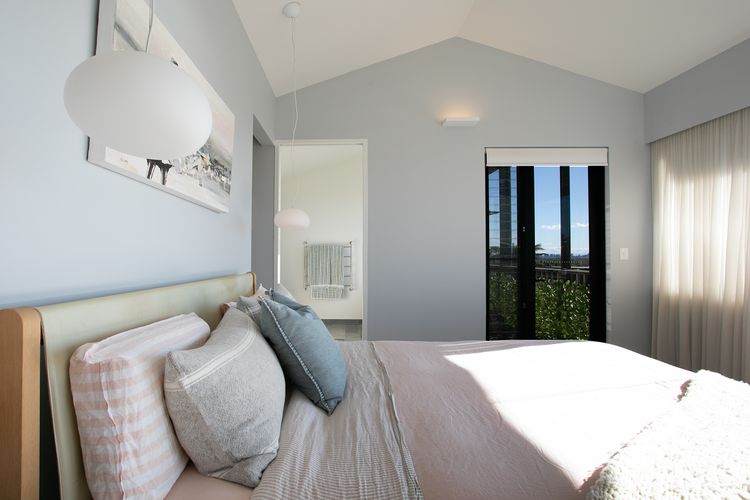 Azure Bliss, Vaucluse IH7
