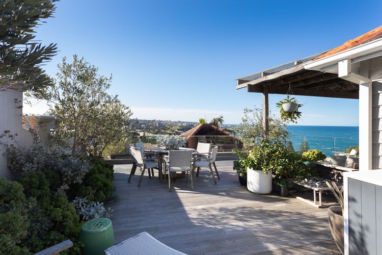 Breezy Coast, Coogee IH