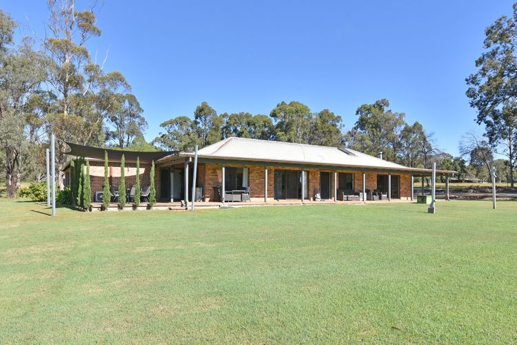 Country style homestead close to Vineyards with Amazing Views