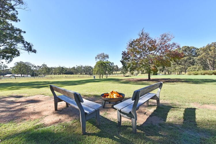 Country style homestead close to Vineyards with Amazing Views