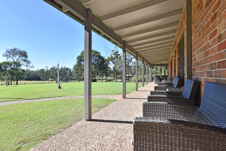Country style homestead close to Vineyards with Amazing Views