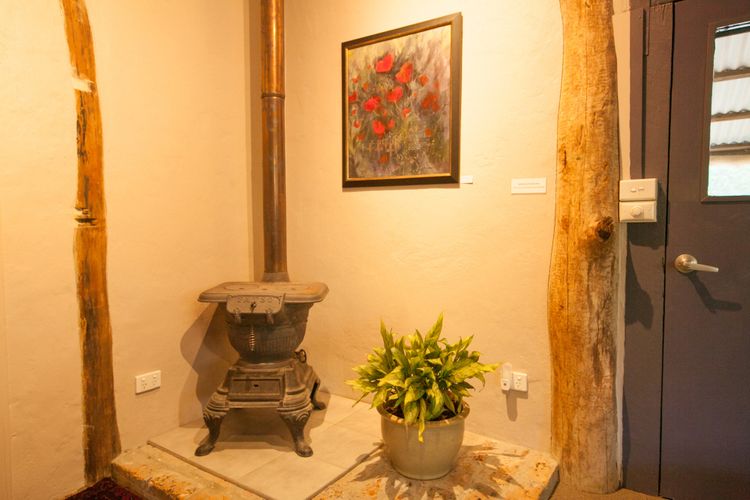 Lyrebird Studio – Secluded Retreat in the Watagans. 20 min drive to Cessnock