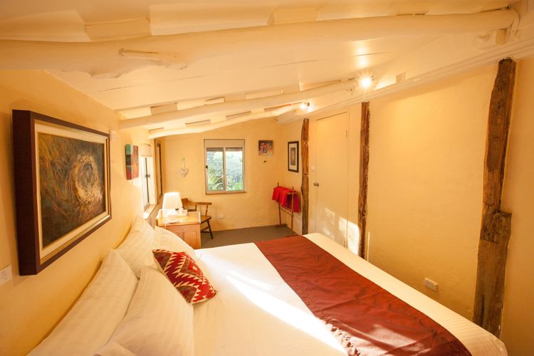 Lyrebird Studio – Secluded Retreat in the Watagans. 20 min drive to Cessnock