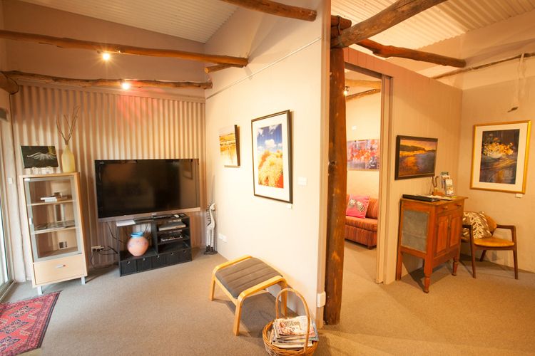 Lyrebird Studio – Secluded Retreat in the Watagans. 20 min drive to Cessnock