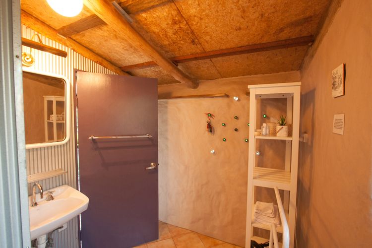 Lyrebird Studio – Secluded Retreat in the Watagans. 20 min drive to Cessnock