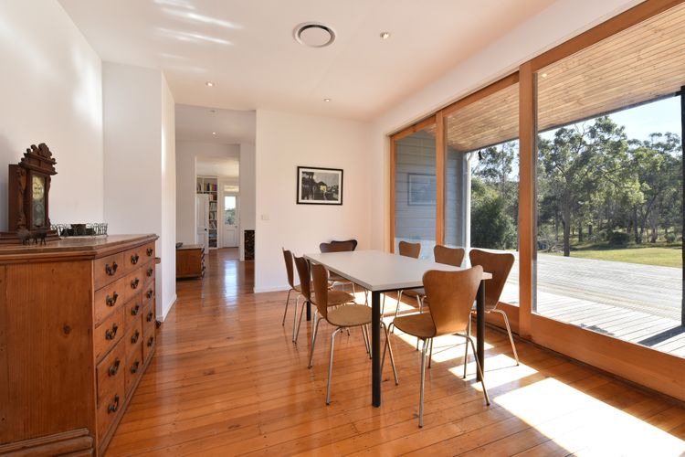 The Parson’s Vineyard Retreat – get amongst the vineyards in a historic home