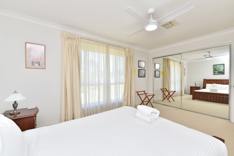 Noble Willow Homestead Lovedale. Super Spacious, with views and pool