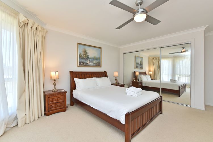 Noble Willow Homestead Lovedale. Super Spacious, with views and pool