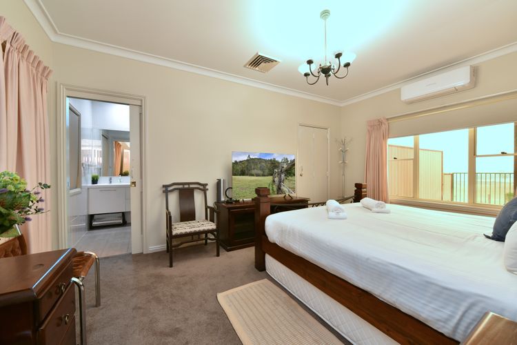 King 2 – close proximity to Bimbadgen and Hope Estate concerts