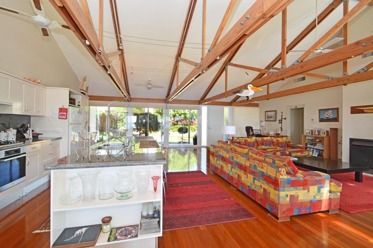 Lake Macquaries’ Edgewater Escape at Morisset Memories