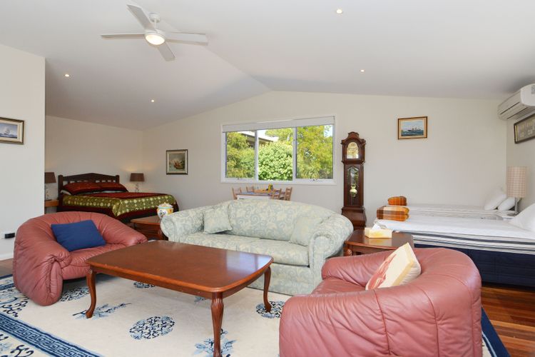 Lake Macquaries’ Edgewater Escape at Morisset Memories