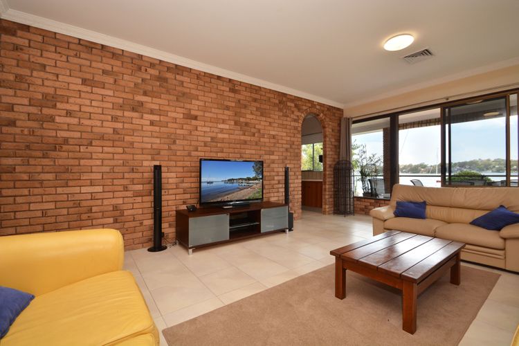 Loungeroom with amazing views 