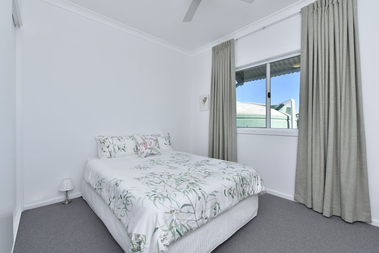 Kinloch Cottage stunning (renovated to new) on Daisy Hill Vineyard