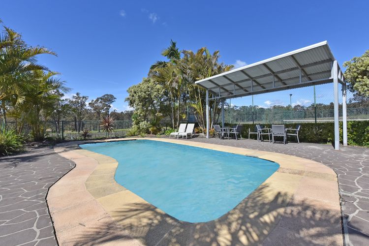 OMG! Enjoy exclusive pool access with family and friends 