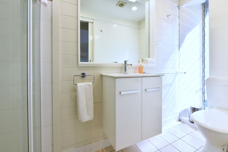 Elegant bathroom with amazing view 