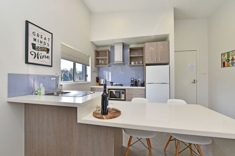 Ironbark Hill Spa Bath Villa 1- Tyrian