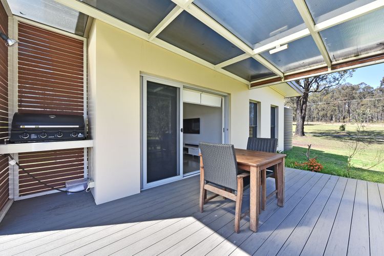 Ironbark Hill Spa Bath Villa 4 – Novato