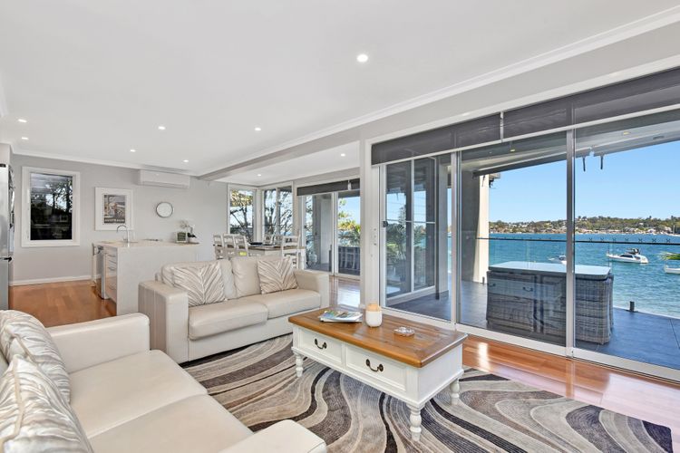 Lakehouse at Fishing Point – Absolute Waterfront & Pool