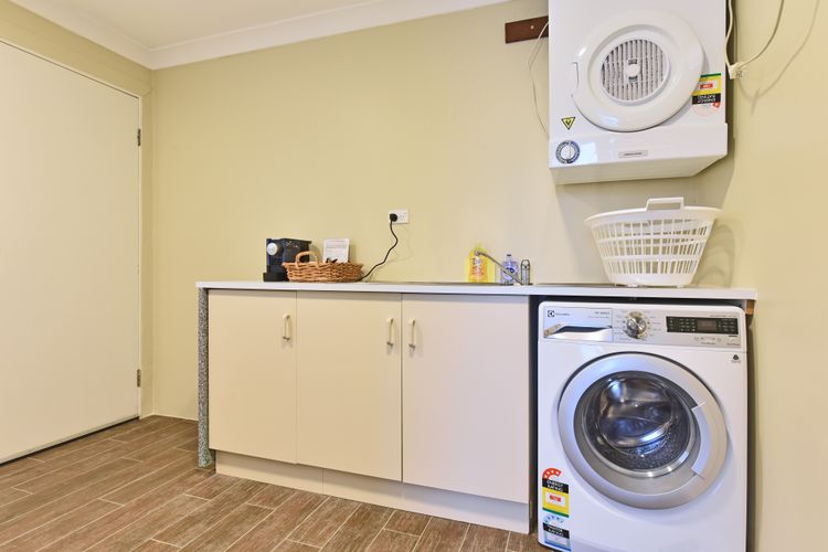 The Boat House – Absolute Waterfront 3br + Jetty