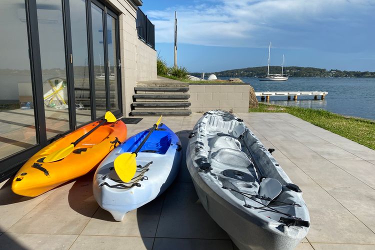 Sealand Lake House – Stunning Absolute Waterfront
