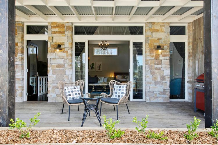 Bed & breakfasts cabins located on Vineyards 