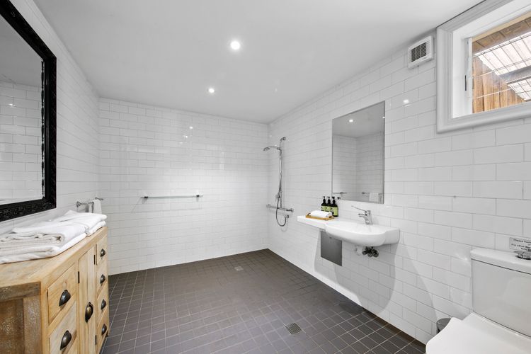Spacious bathroom