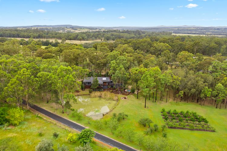 Countryside home with amazing views!