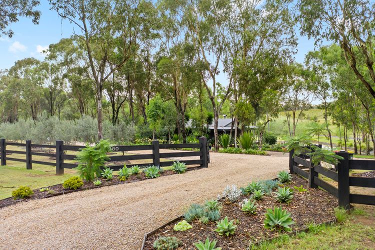 Countryside home with amazing views!