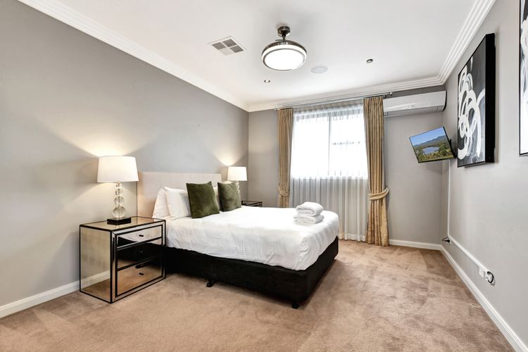 Luxe Bedroom with Queen Bed, Flat screen TV and Aircon